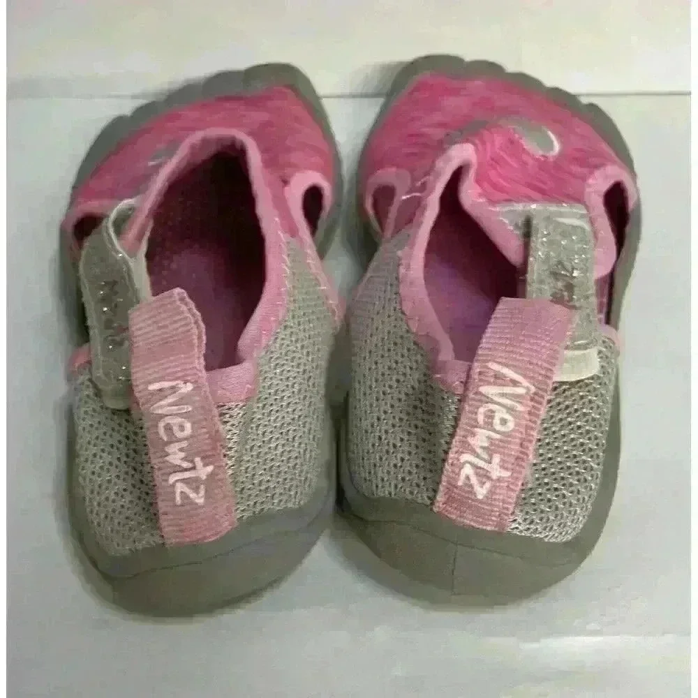 Newtz Kids Youth Size 13-1 Water Shoes Swim Pink Glitter Heart Hook Loop Girls‎